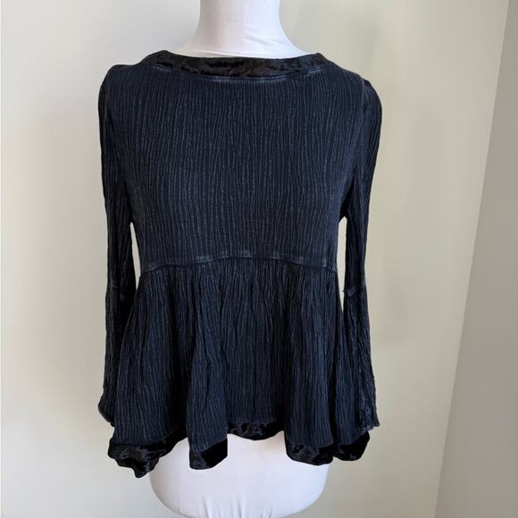 ANTHROPOLOGIE ERI + ALI BLACK FLOWY TOP VELVET TRIM BELL SLEEVES XS - Picture 2 of 9